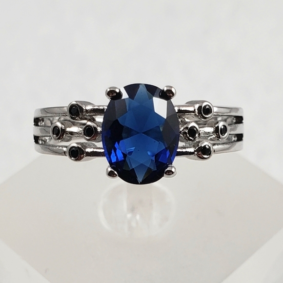 Sapphire And Bezel Set Spinel Ring - Picture 2 of 8